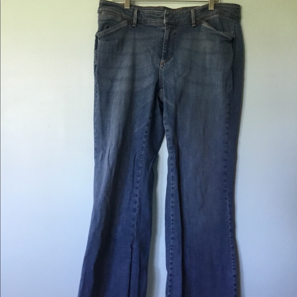 Eddie Bauer women’s jeans sz 14 great condition